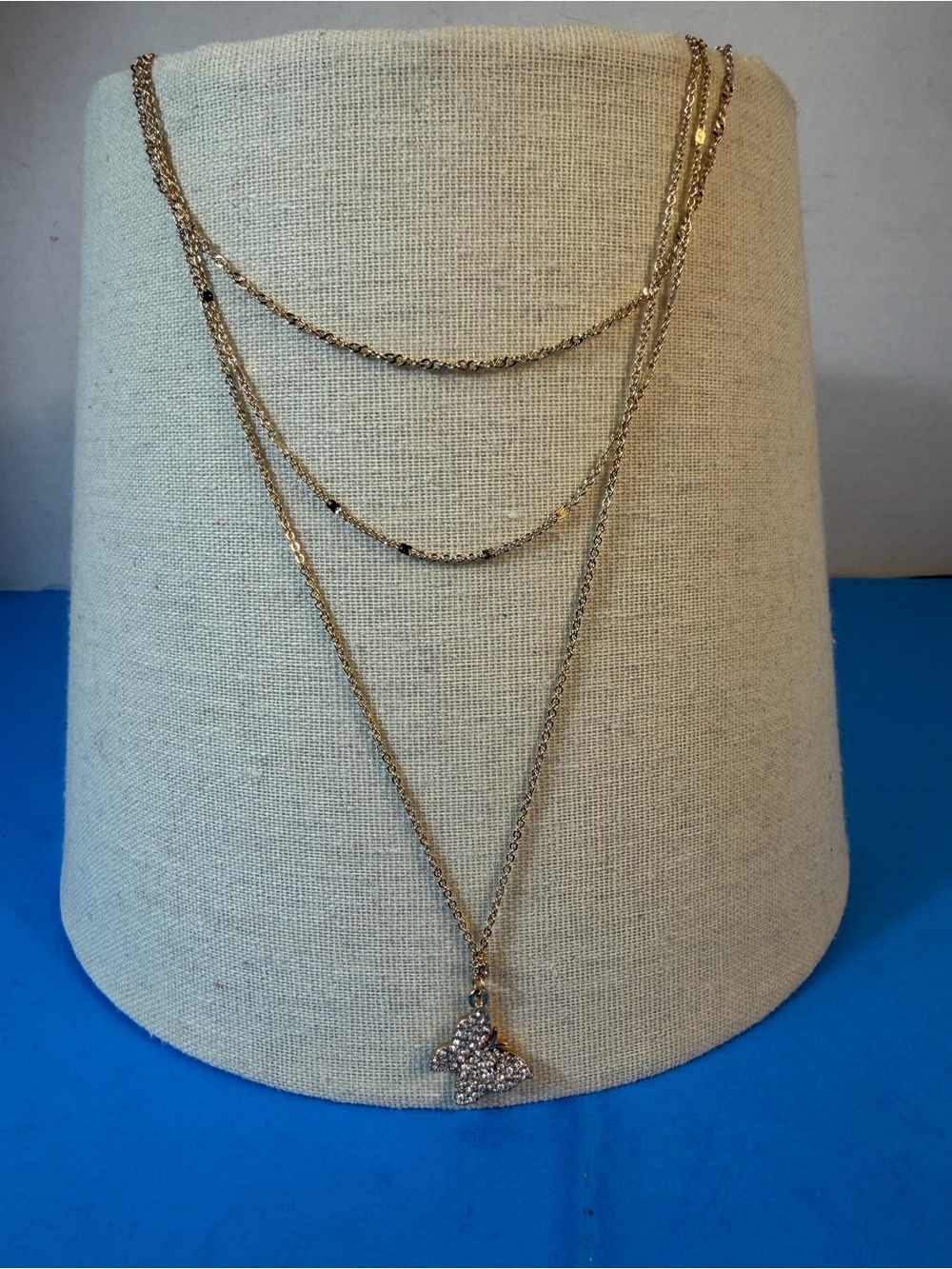 Elegant Layered Gold-Tone Necklace with Crystal Star Pendant